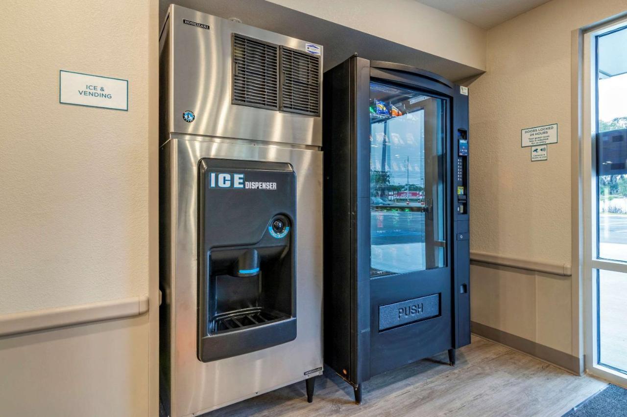 Woodspring Suites Brunswick Εξωτερικό φωτογραφία
