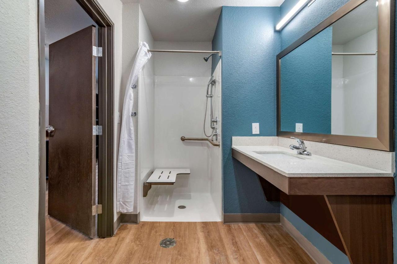 Woodspring Suites Brunswick Εξωτερικό φωτογραφία
